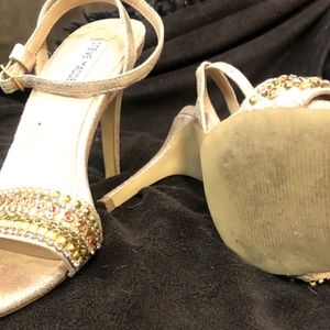 Steve Madden Gold Metallic 5" Pump Size 7.5